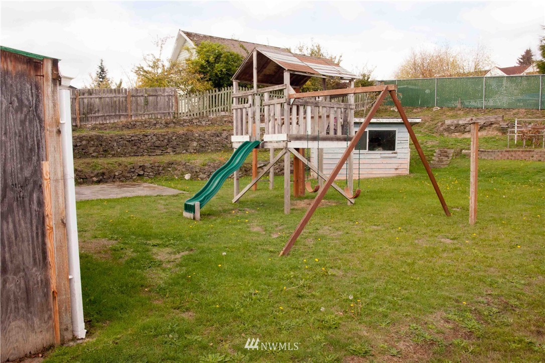 1072 Walnut Street Bremerton, WA 98310 - Photo 9 of 9 Gallery Image 9
