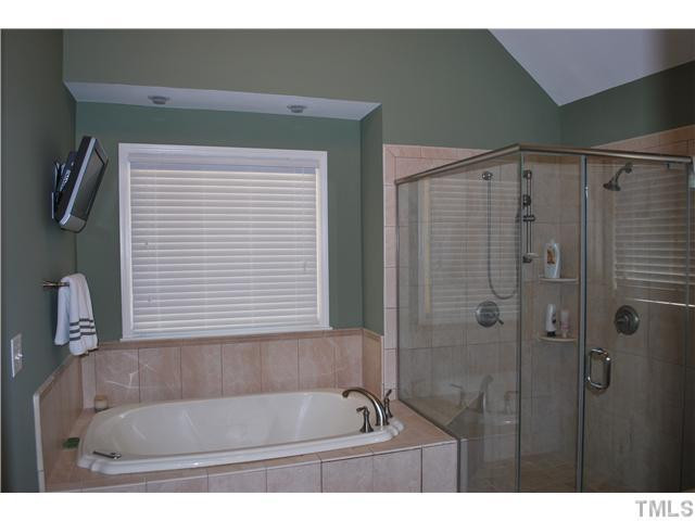 1708 Pineview Street Raleigh, NC 27608 - Photo 14 of 24 Master Bath/Spa