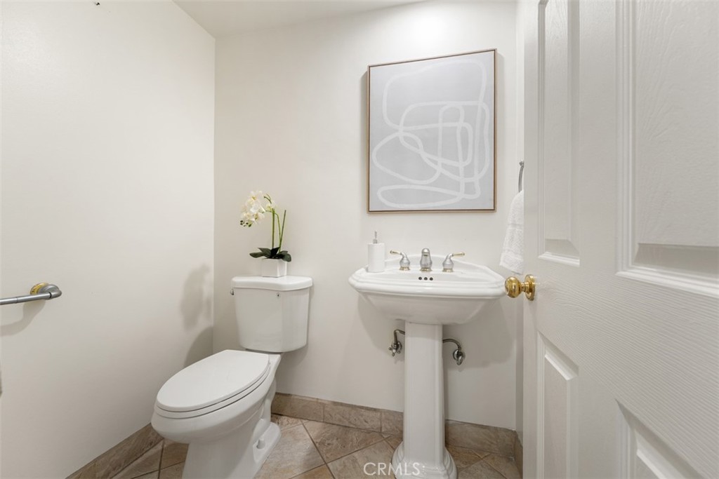 593 South Kensington Road Orange, CA 92869 - Photo 27 of 48