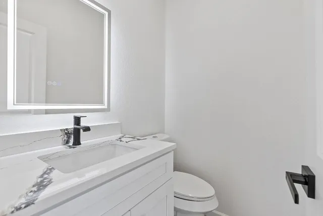 $825,000 | 108 Koolua Drive, Bastrop, TX 78602