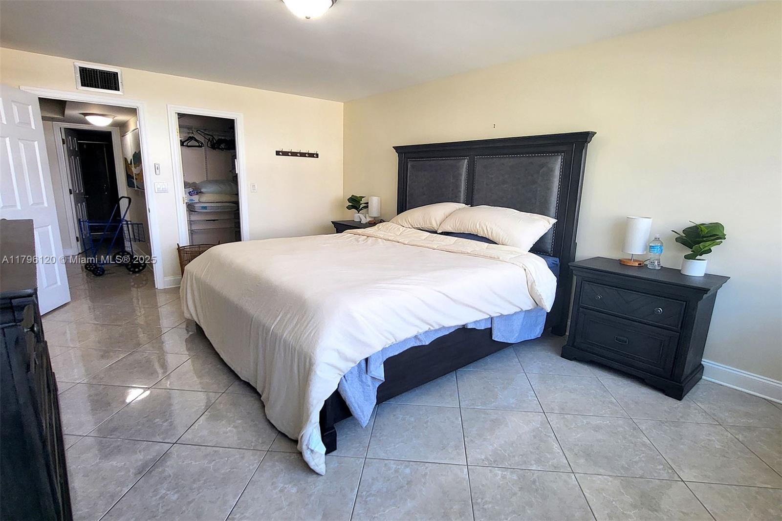 2101 South Ocean Drive, Unit 606 Hollywood, FL 33019 - Photo 17 of 58