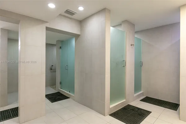$2,450 | 2101 South Ocean Drive, Unit 606, Hollywood, FL 33019