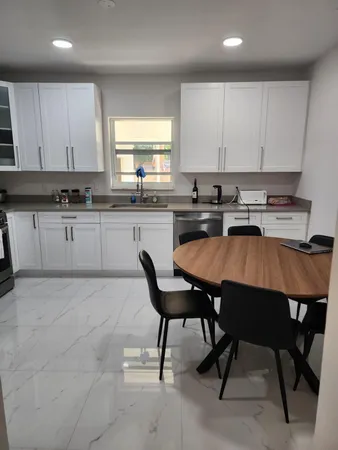 $3,850 | 2005 Mercer Avenue, West Palm Beach, FL 33401