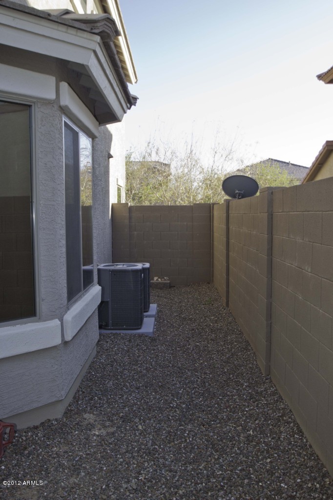 2408 West Steed Ridge Phoenix, AZ 85085 - Photo 27 of 31 West side yard