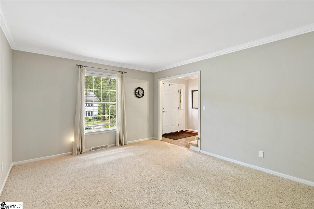 213 West Silverleaf Street Greer, SC 29650 - Photo 4 of 32 Gallery Image 4
