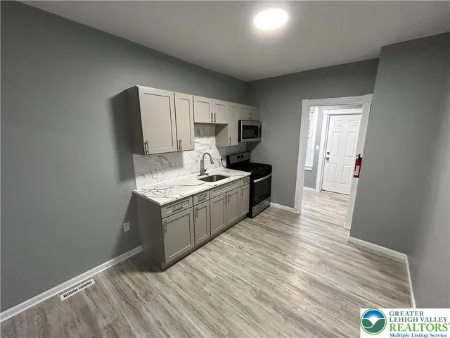 $1,595 | 333 North Lumber Street, Allentown, PA 18102