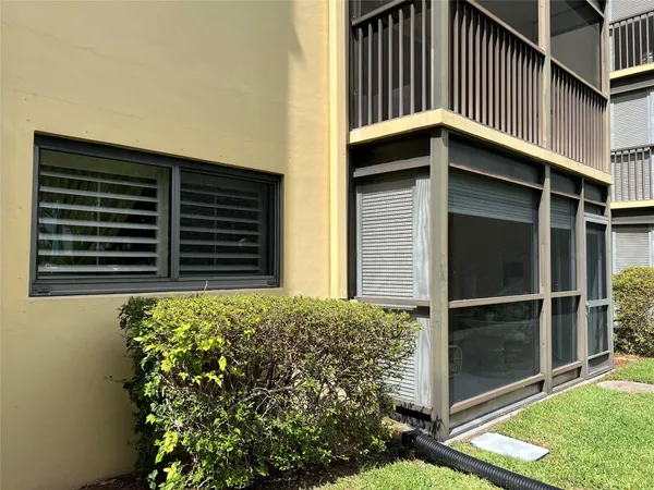 $189,900 | 2601 Northeast 14th Street Causeway, Unit 127, Pompano Beach, FL 33062