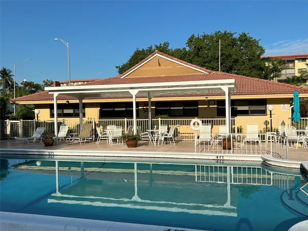 $189,900 | 2601 Northeast 14th Street Causeway, Unit 127, Pompano Beach, FL 33062