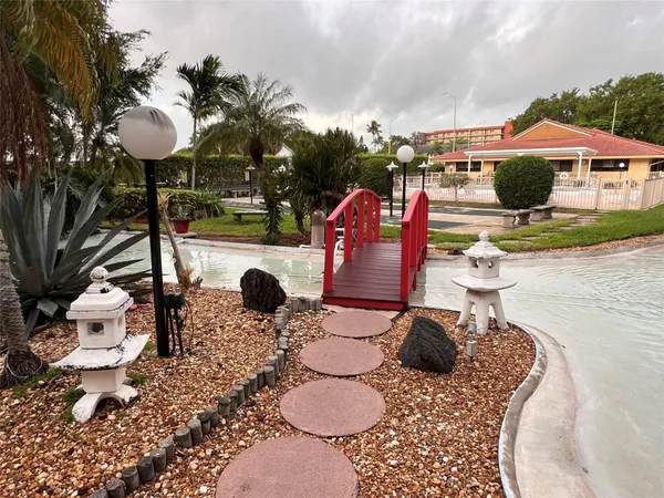 $189,900 | 2601 Northeast 14th Street Causeway, Unit 127, Pompano Beach, FL 33062