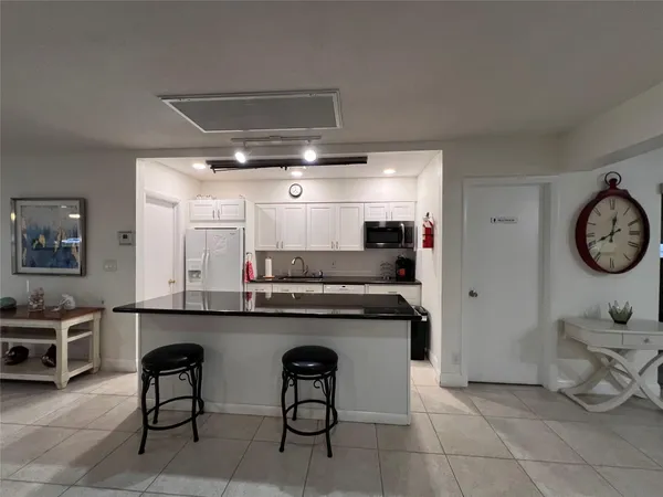 $189,900 | 2601 Northeast 14th Street Causeway, Unit 127, Pompano Beach, FL 33062