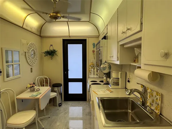 $189,900 | 2601 Northeast 14th Street Causeway, Unit 127, Pompano Beach, FL 33062