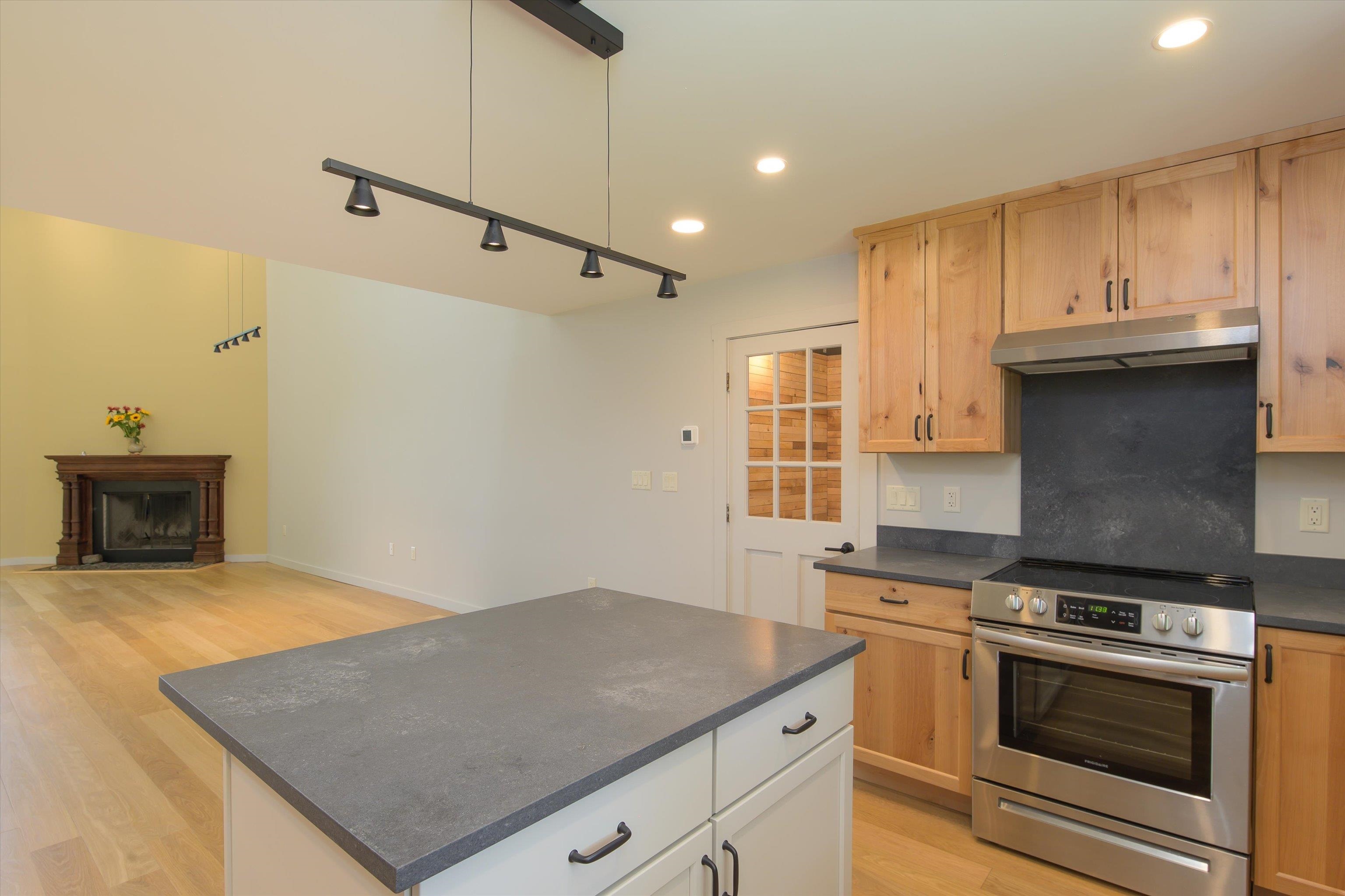 69 High Street Walpole, NH 03608 - Photo 10 of 60