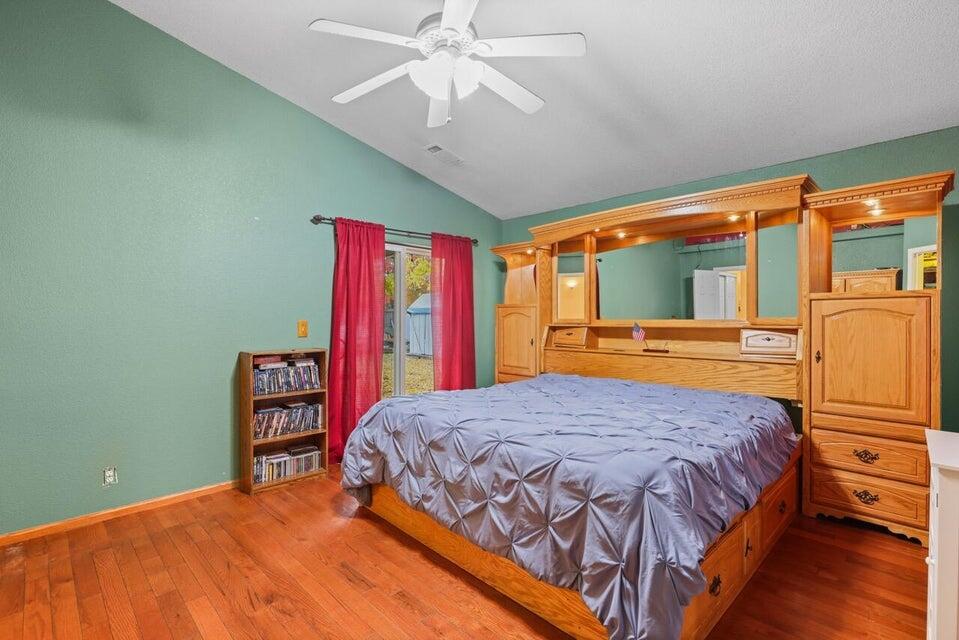 705 Mountain Avenue Central Point, OR 97502 - Photo 15 of 29 15