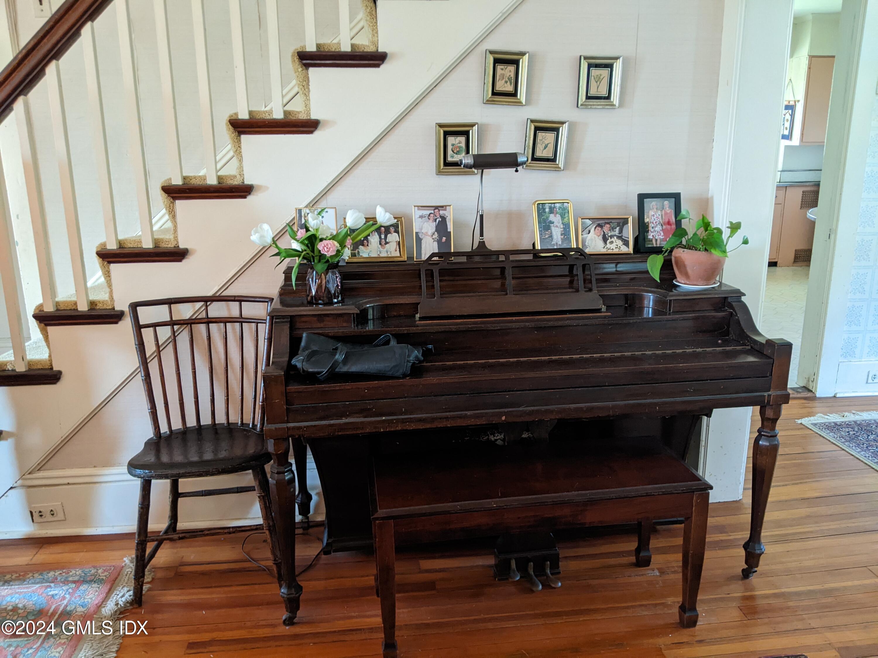 23 Ballwood Road Old Greenwich, CT 06870 - Photo 9 of 27 a living room with furniture and wooden floor