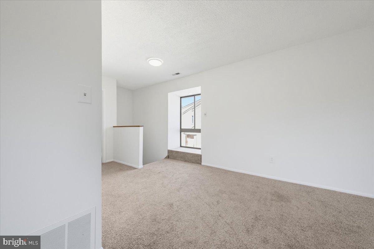 63 Sandra Road Voorhees, NJ 08043 - Photo 5 of 36