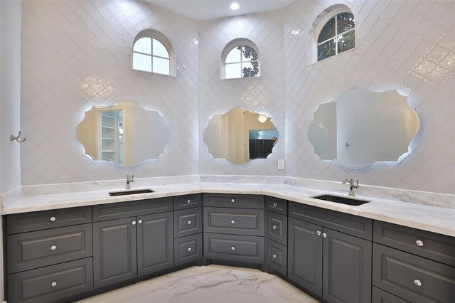 $2,300,000 | 35 Gleannloch Estates Drive, Spring, TX 77379