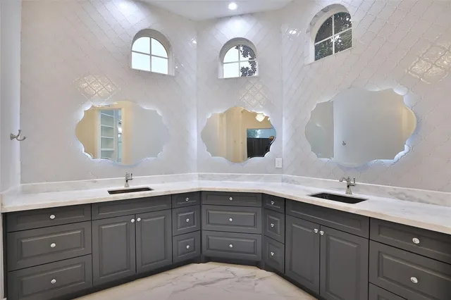 $2,300,000 | 35 Gleannloch Estates Drive, Spring, TX 77379