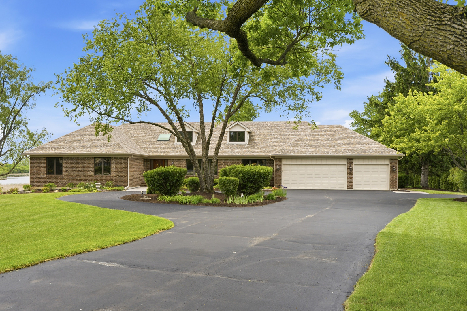 2208 Shetland Road Inverness, IL 60010 - Photo 2 of 48