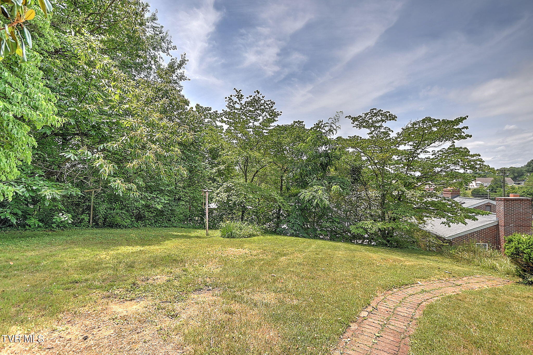 400 Randolph Street Bristol, VA 24201 - Photo 27 of 34 32-web-or-mls-400 Randolph DB-33