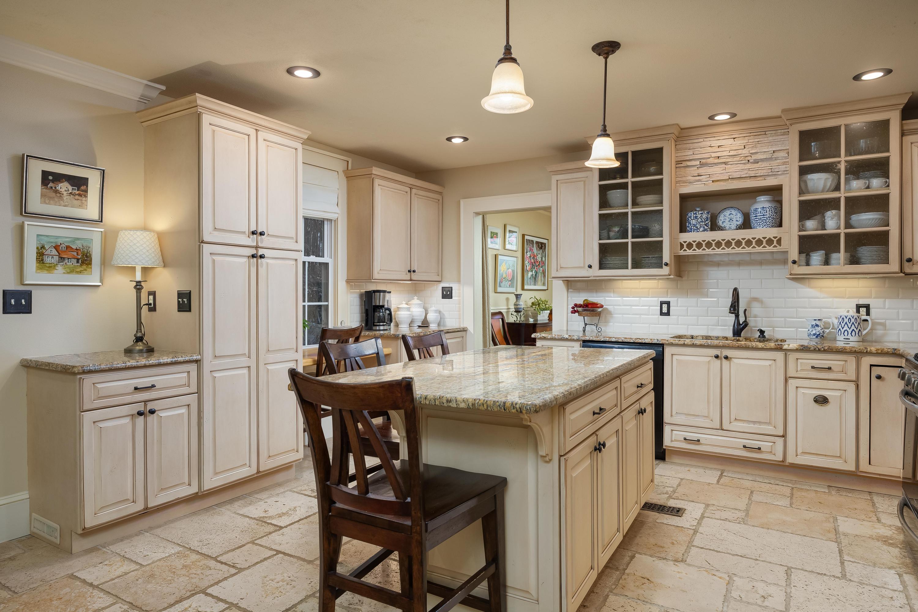 301 Ridge Avenue Chattanooga, TN 37404 - Photo 4 of 54 301 Ridge Avenue