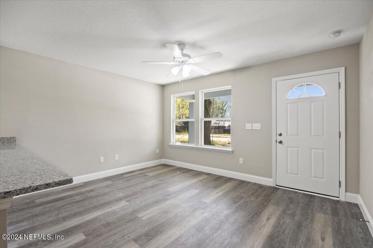 1913 Dahlia Road Jacksonville, FL 32254 - Photo 5 of 27 07-Photo - 007
