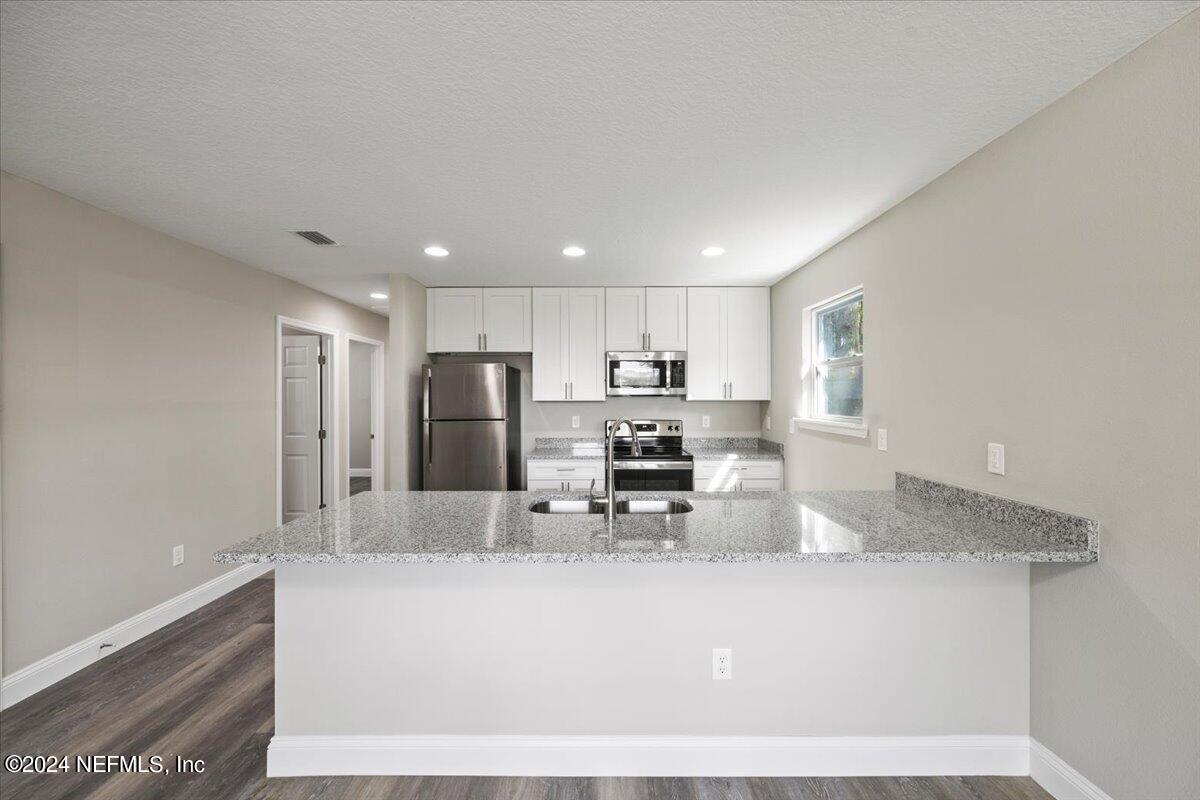 1913 Dahlia Road Jacksonville, FL 32254 - Photo 8 of 27 10-Photo - 010