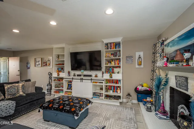 $549,999 | 2201 Camilar Drive, Camarillo, CA 93010