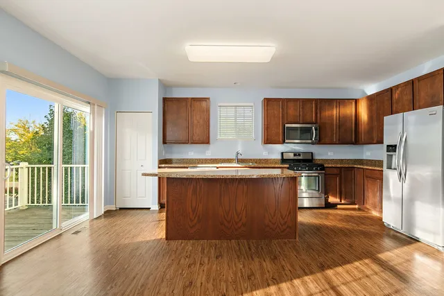 $339,000 | 413 Town Center Boulevard, Gilberts, IL 60136