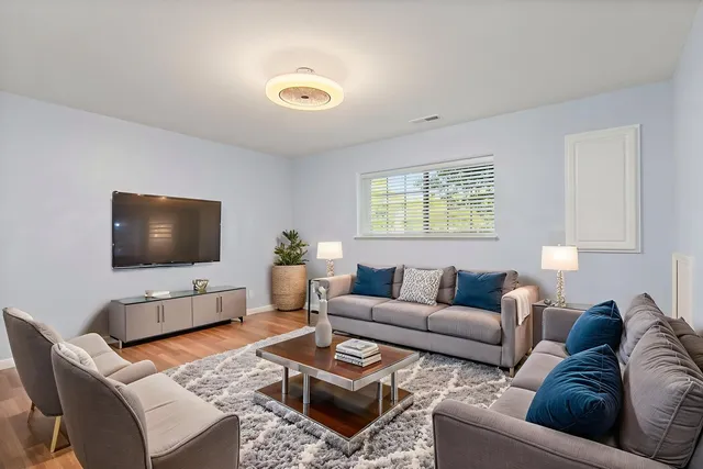 $339,000 | 413 Town Center Boulevard, Gilberts, IL 60136