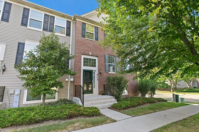 $339,000 | 413 Town Center Boulevard, Gilberts, IL 60136