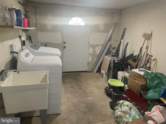 $2,000 | 7814 Saturn Place, Philadelphia, PA 19153