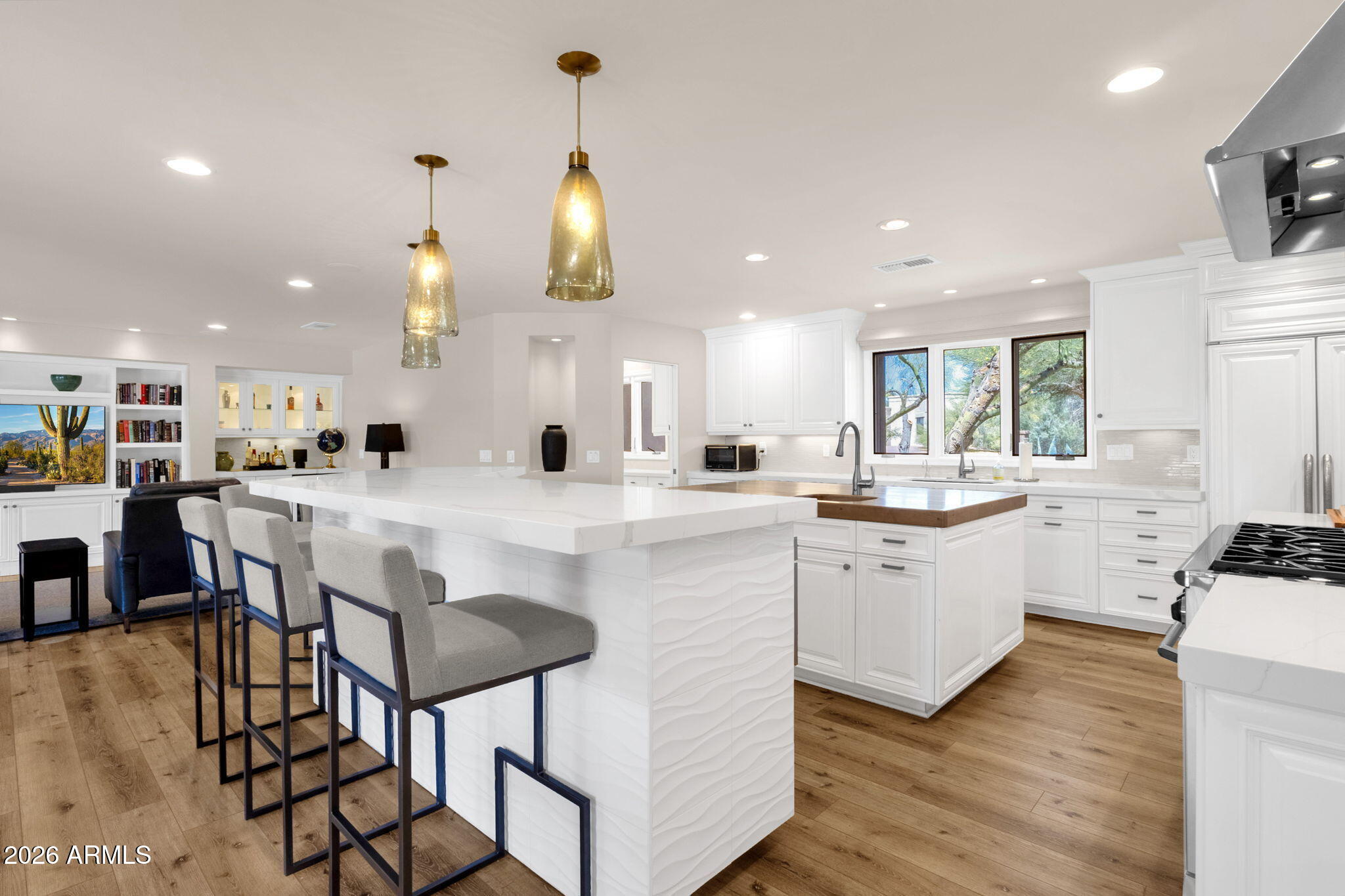 4139 East Colter Street Phoenix, AZ 85018 - Photo 17 of 58 Kitchen Bar