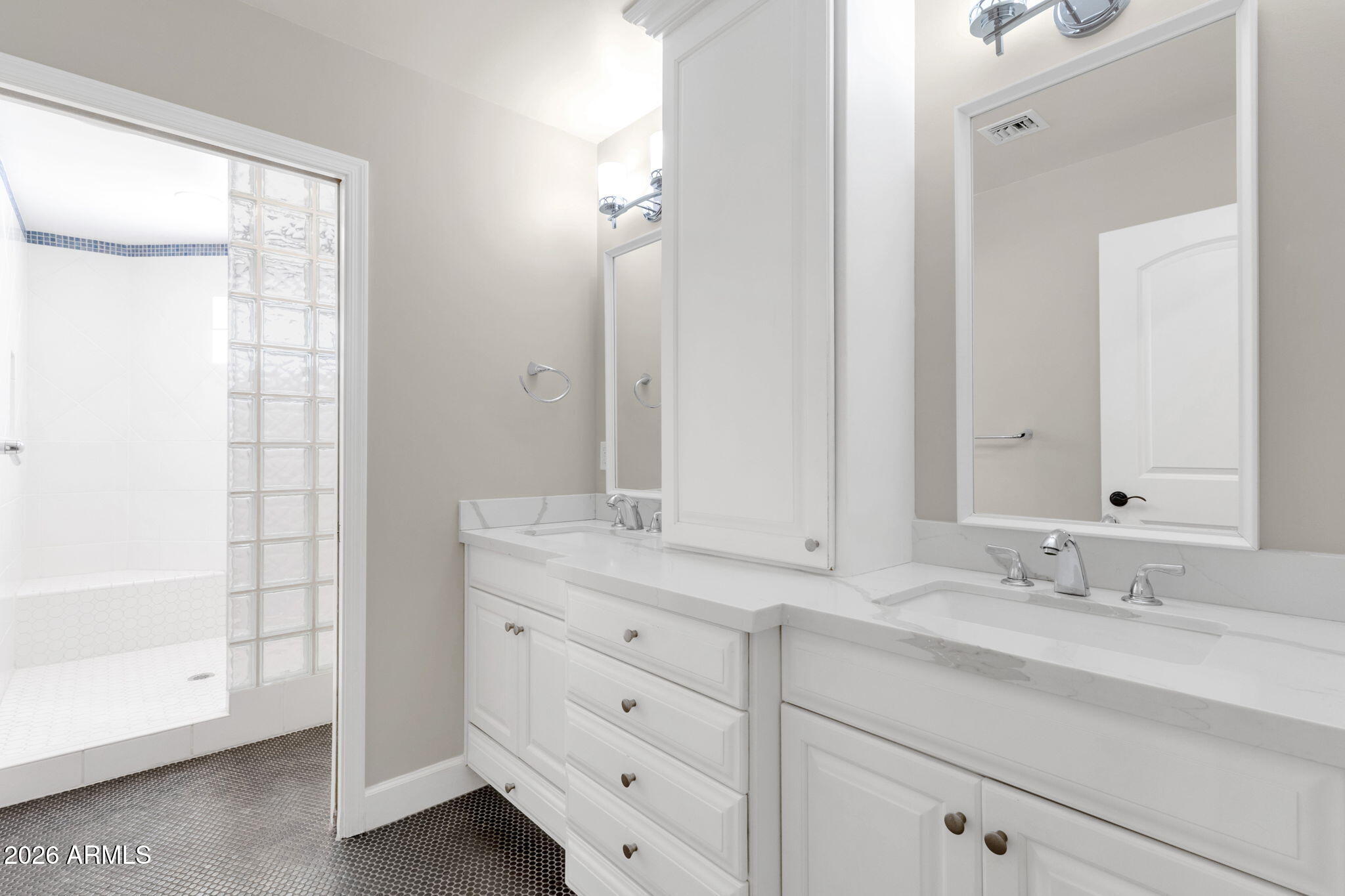 4139 East Colter Street Phoenix, AZ 85018 - Photo 30 of 58 #2 Primary bath