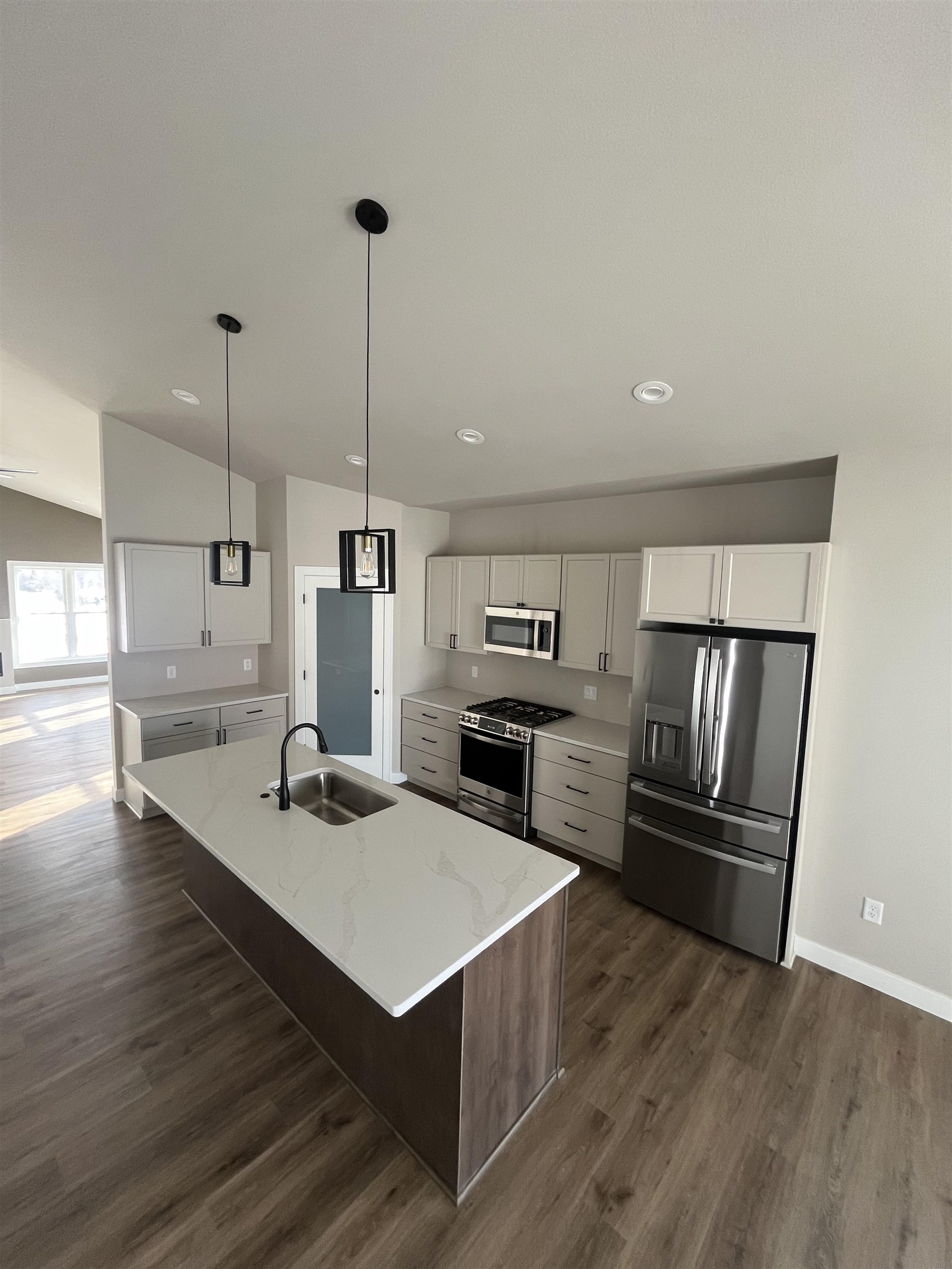 495 Foxfield Road Oregon, WI 53575 - Photo 3 of 29