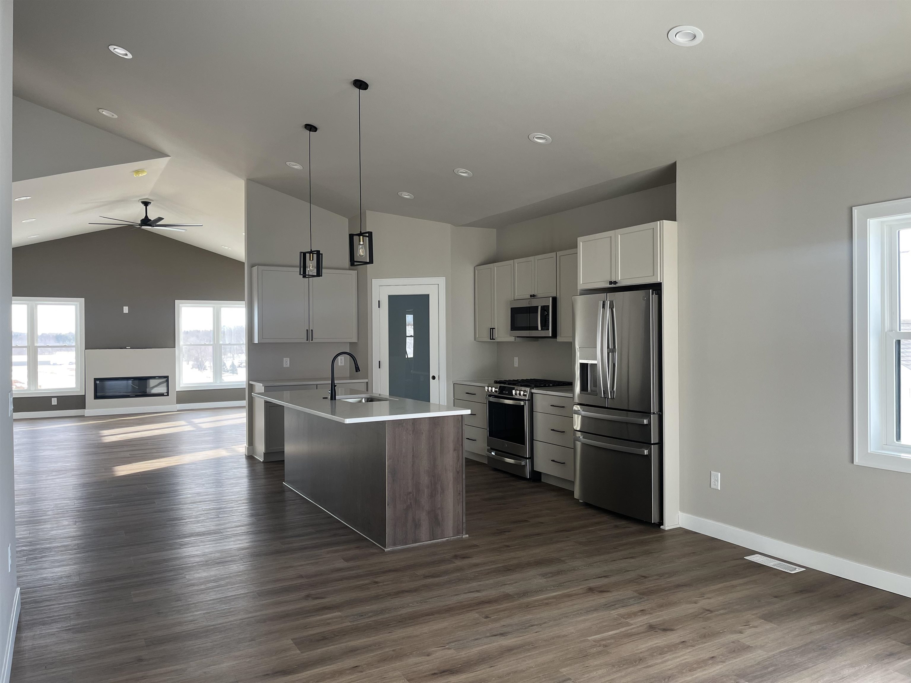 495 Foxfield Road Oregon, WI 53575 - Photo 4 of 29