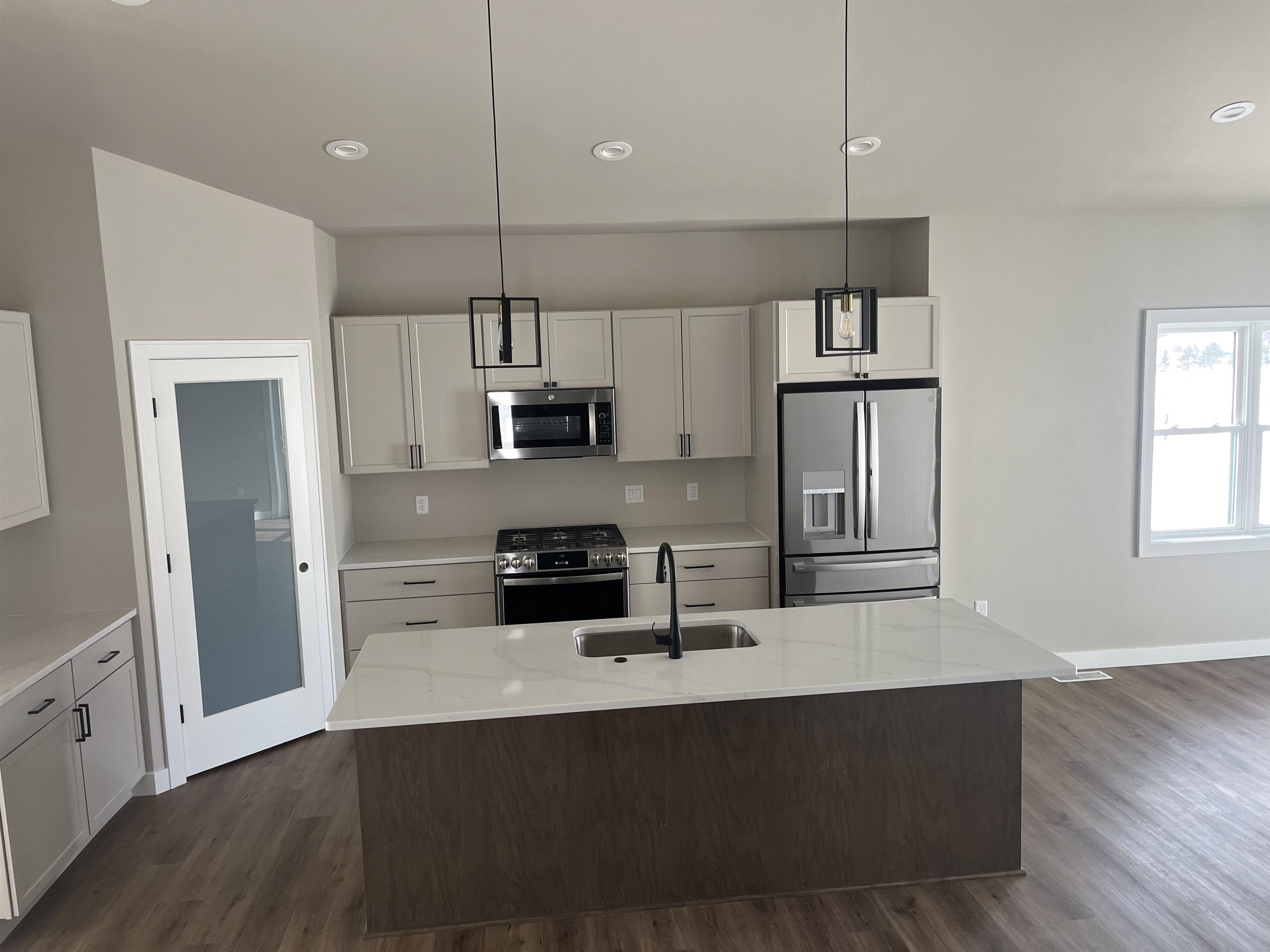 495 Foxfield Road Oregon, WI 53575 - Photo 6 of 29