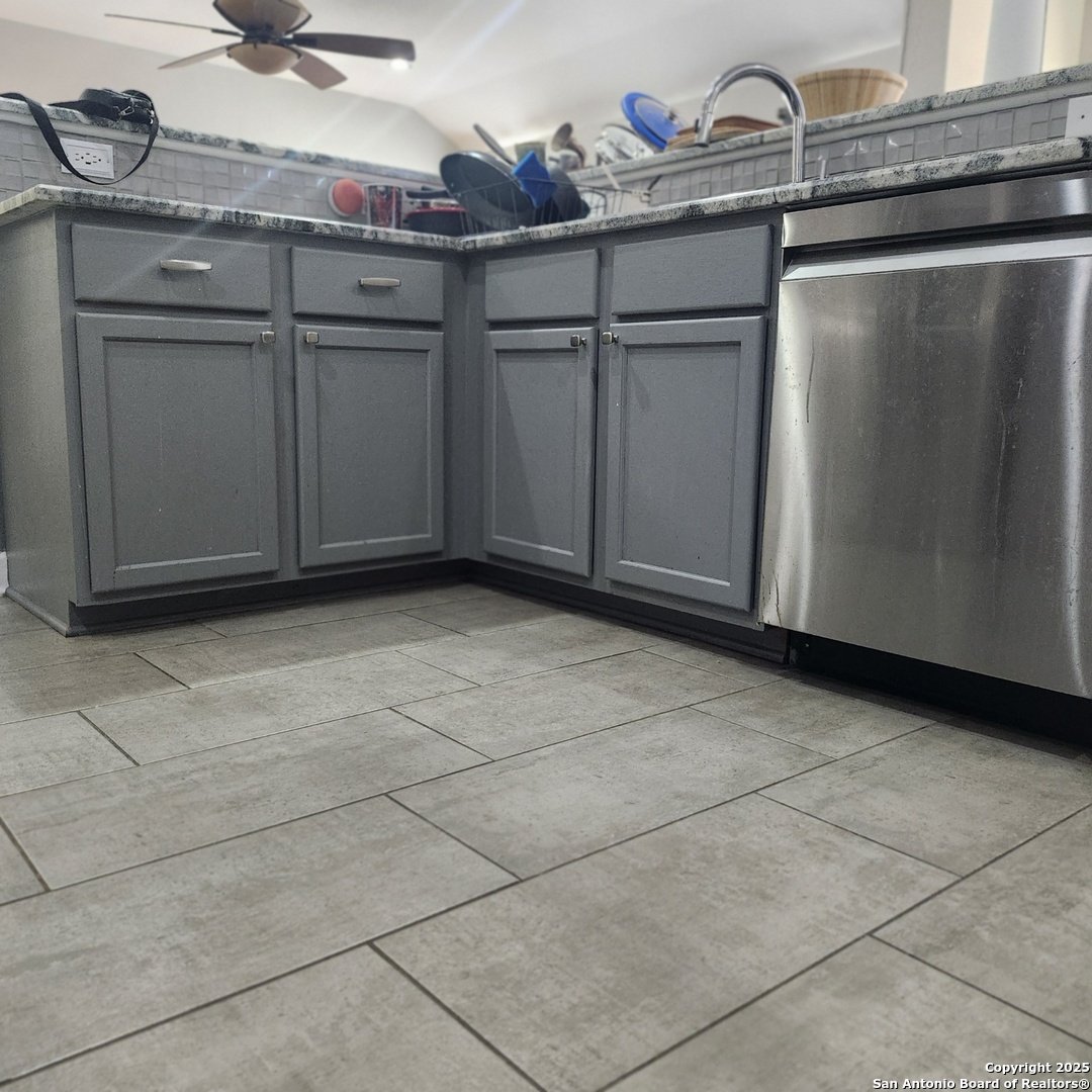 9402 Anderson Way Converse, TX 78109 - Photo 12 of 37