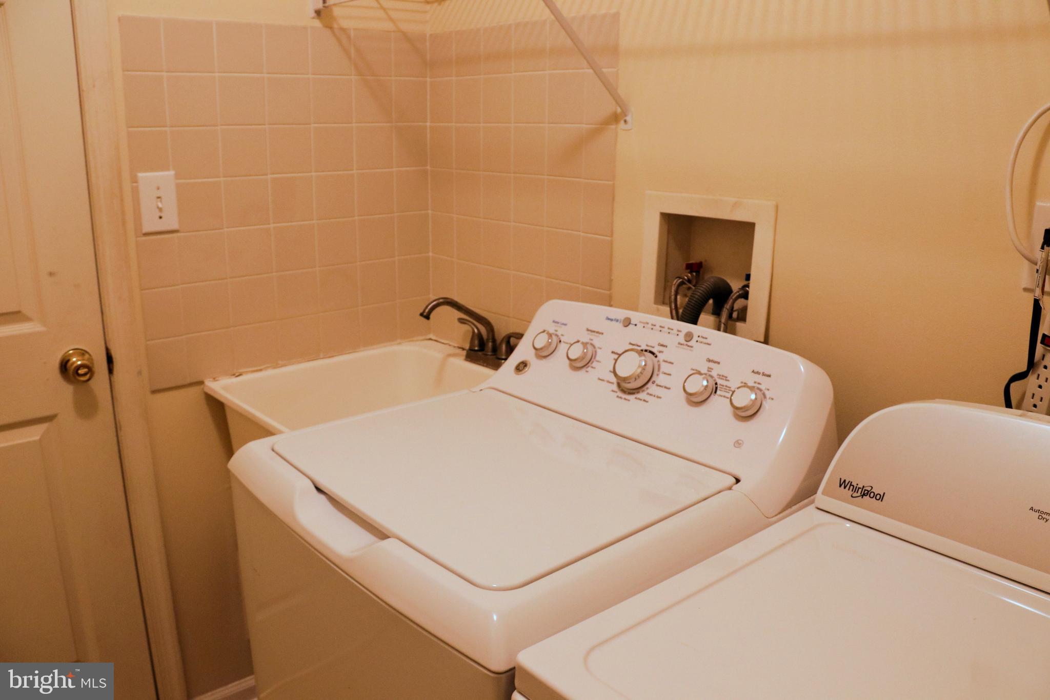 34 Windsor Pond Road Princeton Junction, NJ 08550 - Photo 28 of 36 1st floor Laundry Room view1