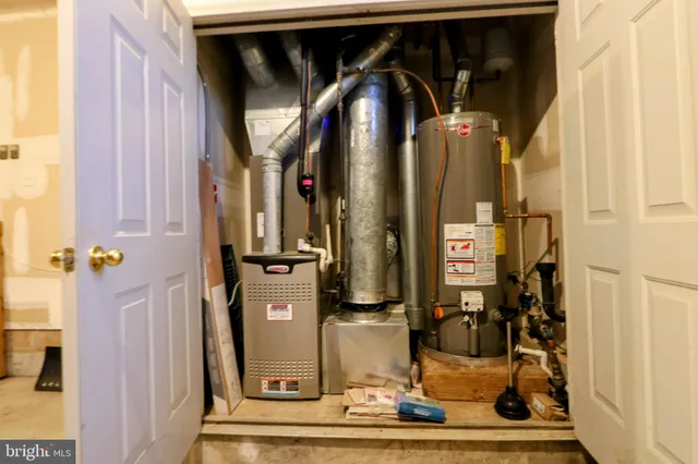 a view of walk in closet