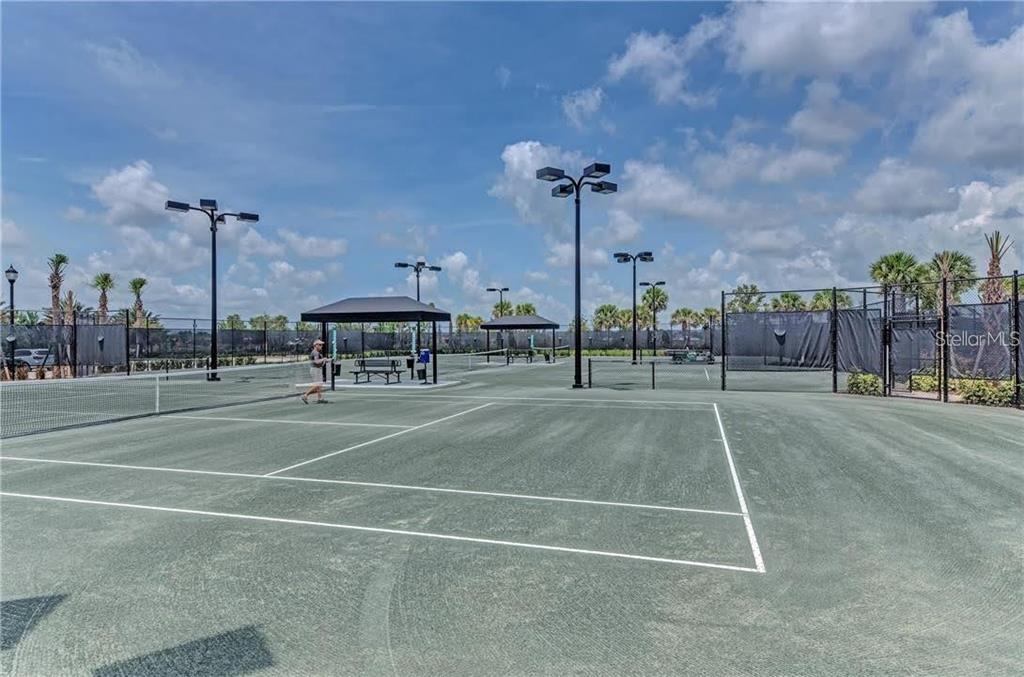 13725 Messina Loop, Unit 201 Bradenton, FL 34211 - Photo 33 of 39 a view of a basketball court