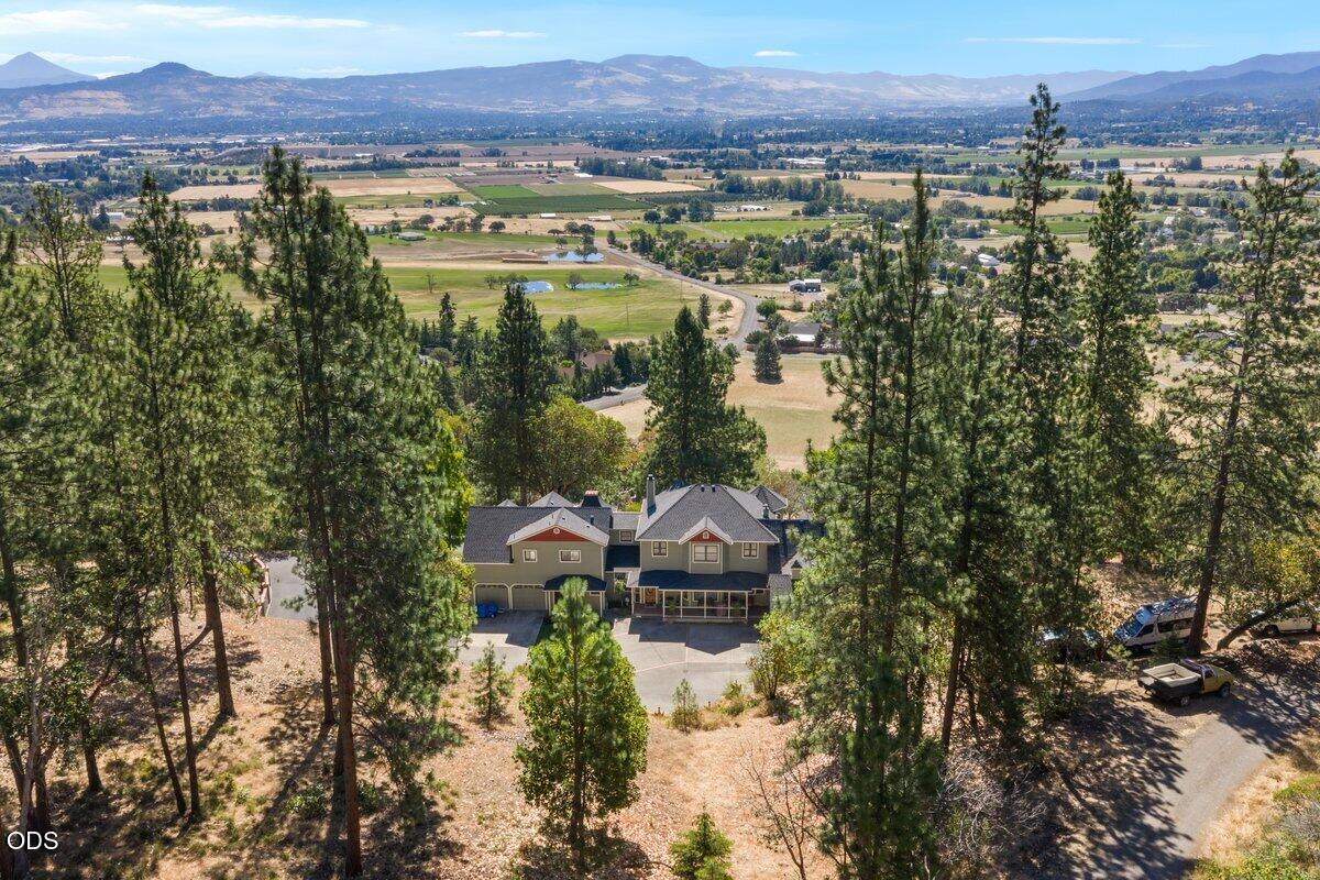 4303 Tami Lane Central Point, OR 97502 - Photo 46 of 49