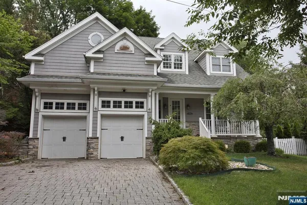 $1,300,000 | 20 Wayne Avenue, River Edge, NJ 07661