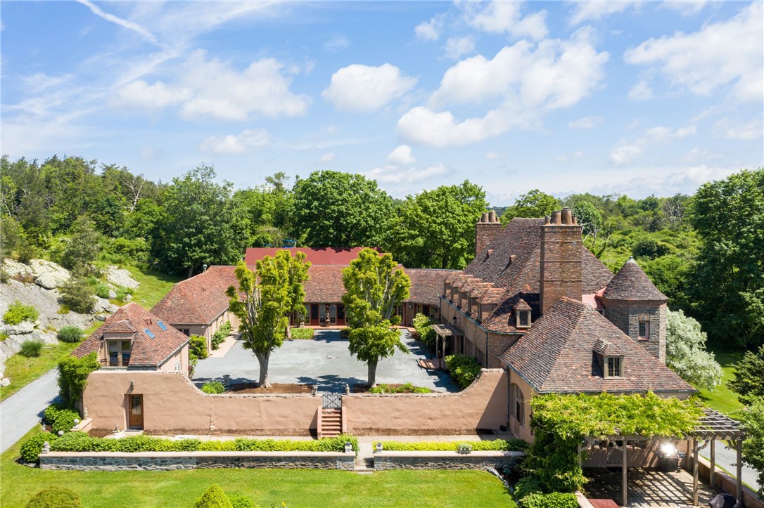 216 Gray Craig Road, Unit COTTAGE Middletown, RI 02842 - Photo 2 of 23
