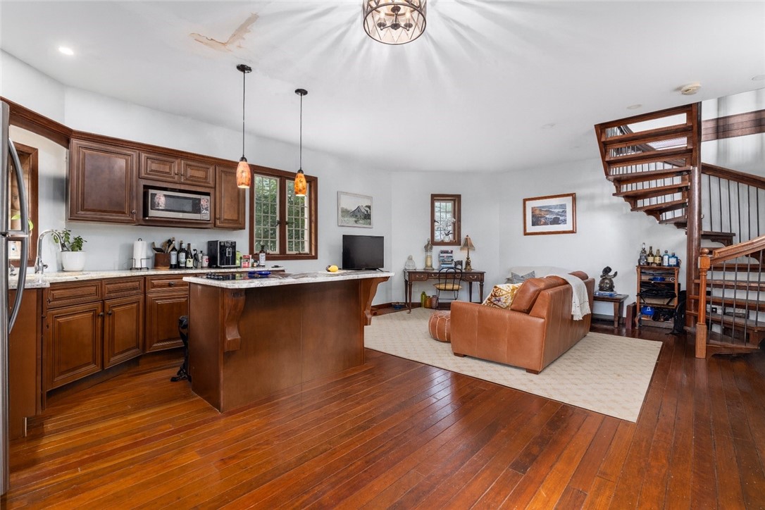 216 Gray Craig Road, Unit COTTAGE Middletown, RI 02842 - Photo 3 of 23