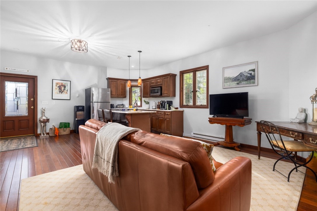 216 Gray Craig Road, Unit COTTAGE Middletown, RI 02842 - Photo 4 of 23