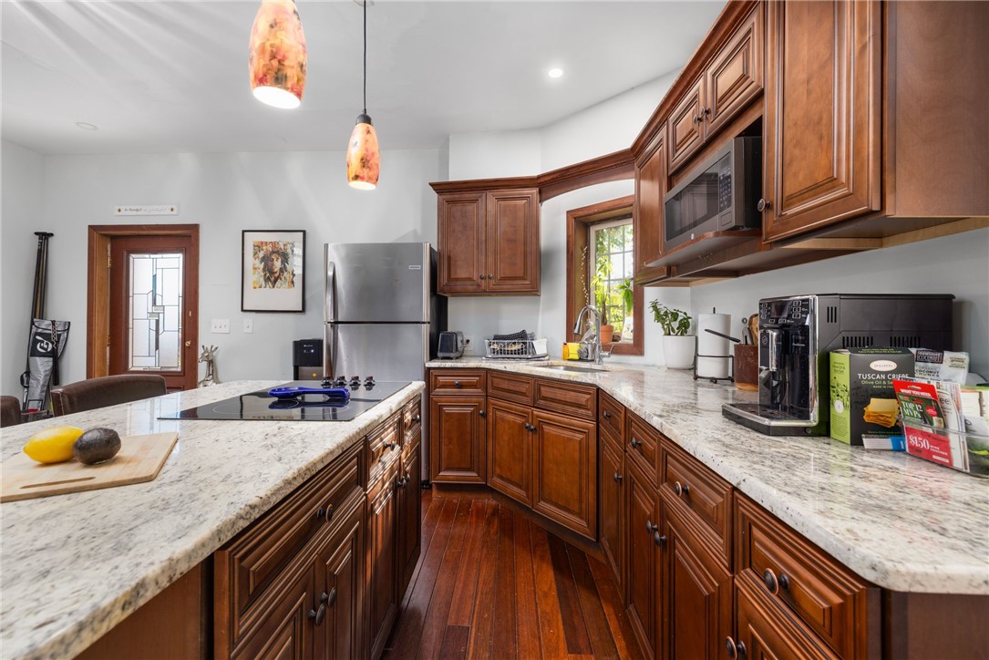 216 Gray Craig Road, Unit COTTAGE Middletown, RI 02842 - Photo 9 of 23