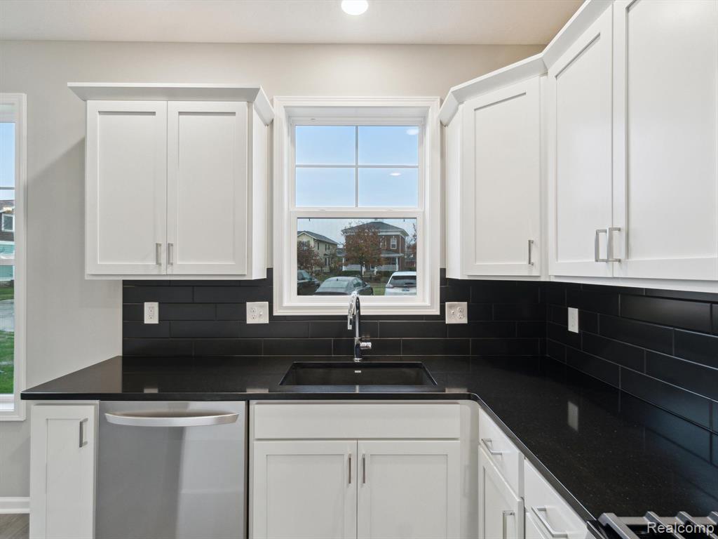 1701 Ashfield Street Howell, MI 48855 - Photo 20 of 58 Gallery Image 20