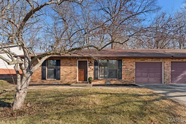 $159,900 | 108 Christine Drive, Shiloh, IL 62221