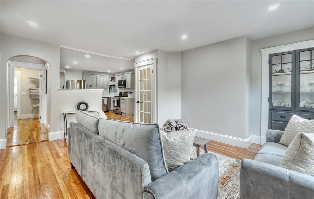 9 Bellevue Road, Unit B Wakefield, MA 01880 - Photo 6 of 36