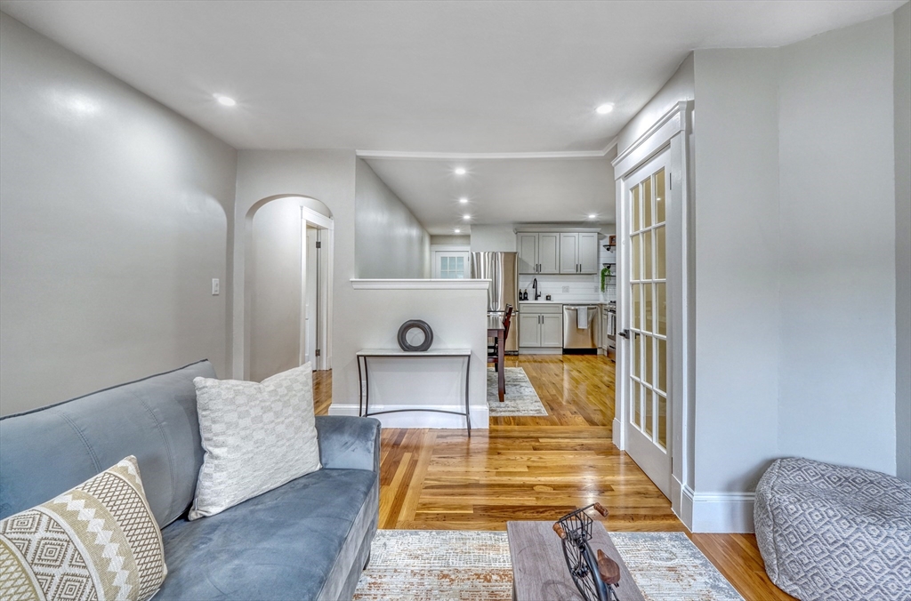 9 Bellevue Road, Unit B Wakefield, MA 01880 - Photo 8 of 36